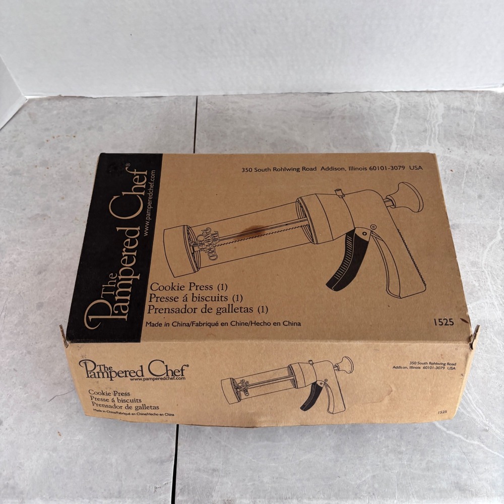Pampered‎ Chef 1525 Cookie Press Kit with 15 Discs Holiday Baking